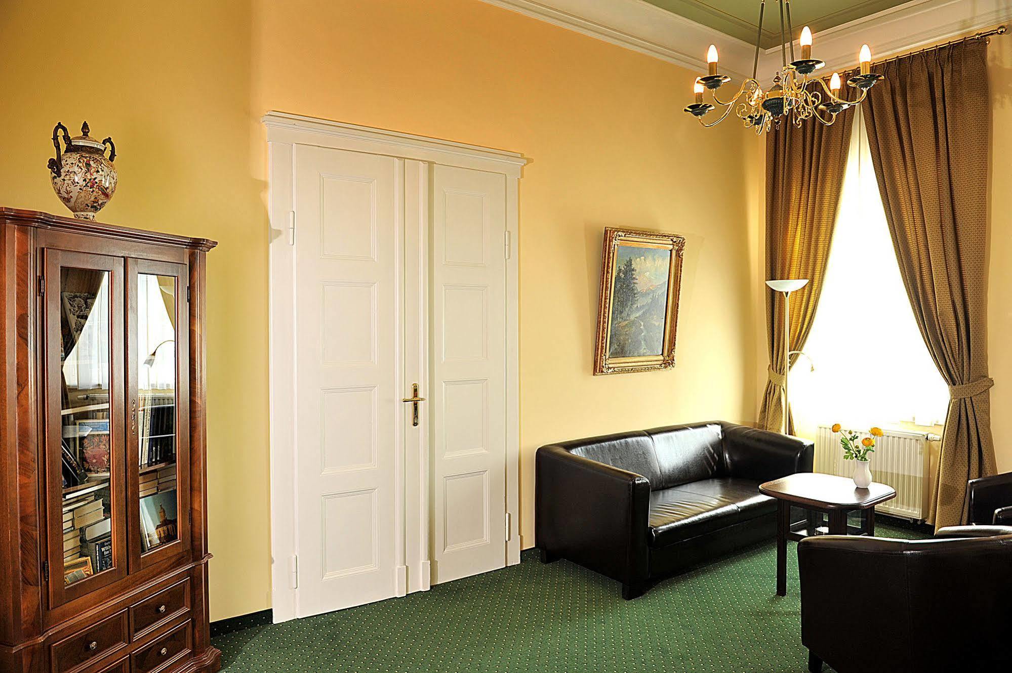 Apartmenthaus Stadt Metz เดรสเดน ภายนอก รูปภาพ