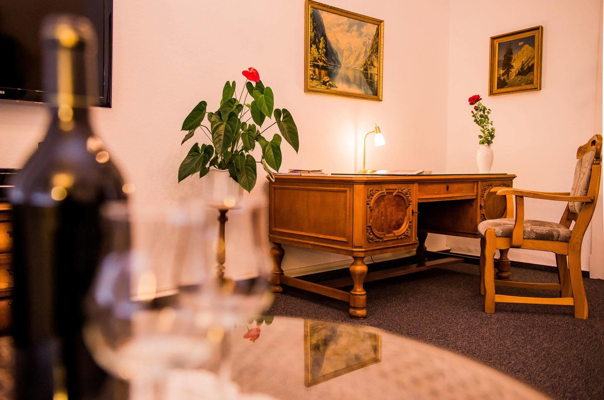 Apartmenthaus Stadt Metz เดรสเดน ภายนอก รูปภาพ
